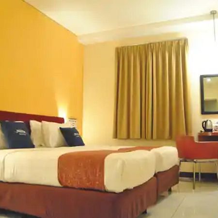 Hotel Marlin Pekalongan By Dafam Hotels Dış mekan fotoğraf