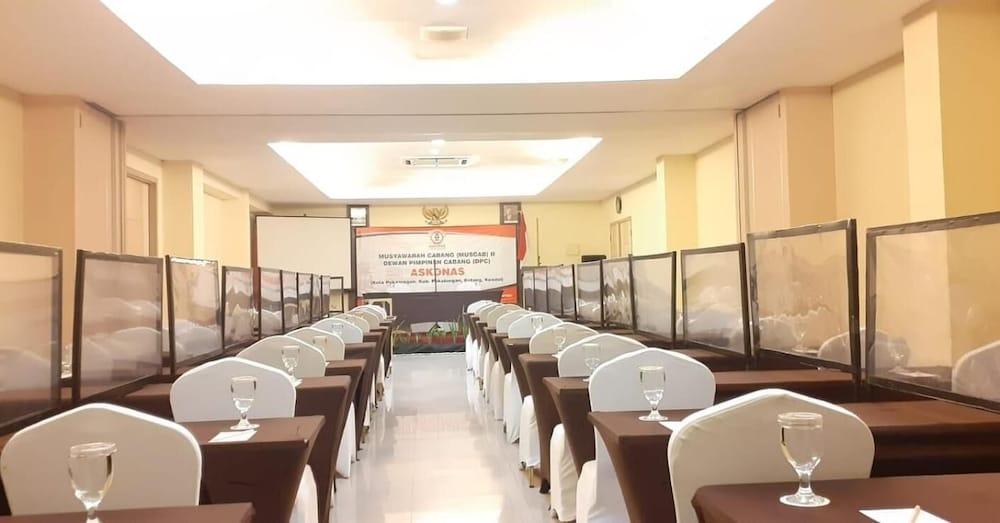 Hotel Marlin Pekalongan By Dafam Hotels Dış mekan fotoğraf